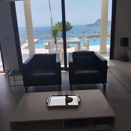 Urlisa Villa